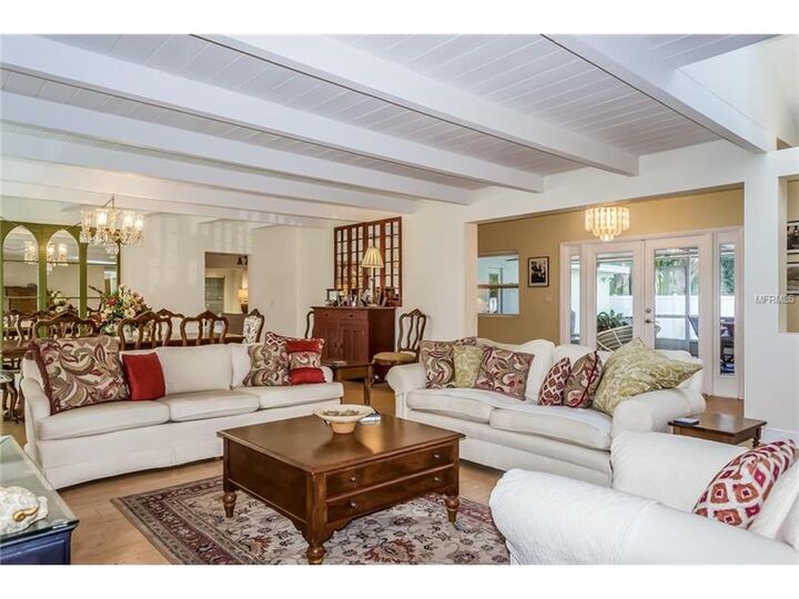 Property Photo:  624 Ravenna Street  FL 34285 