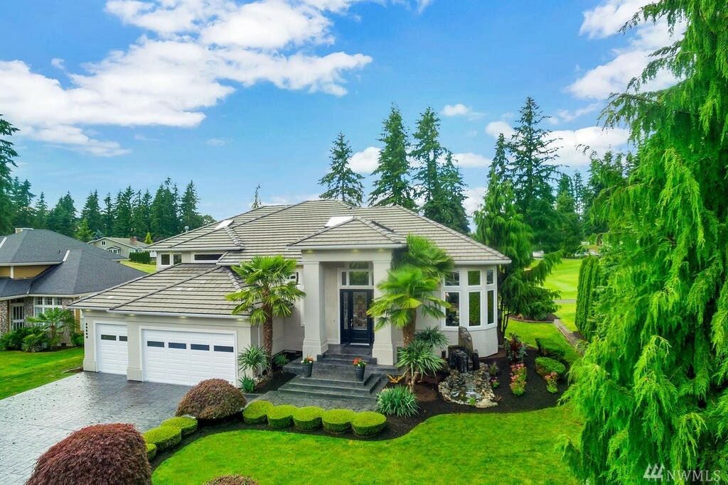 Property Photo:  20509 Island Pkwy E  WA 98391 