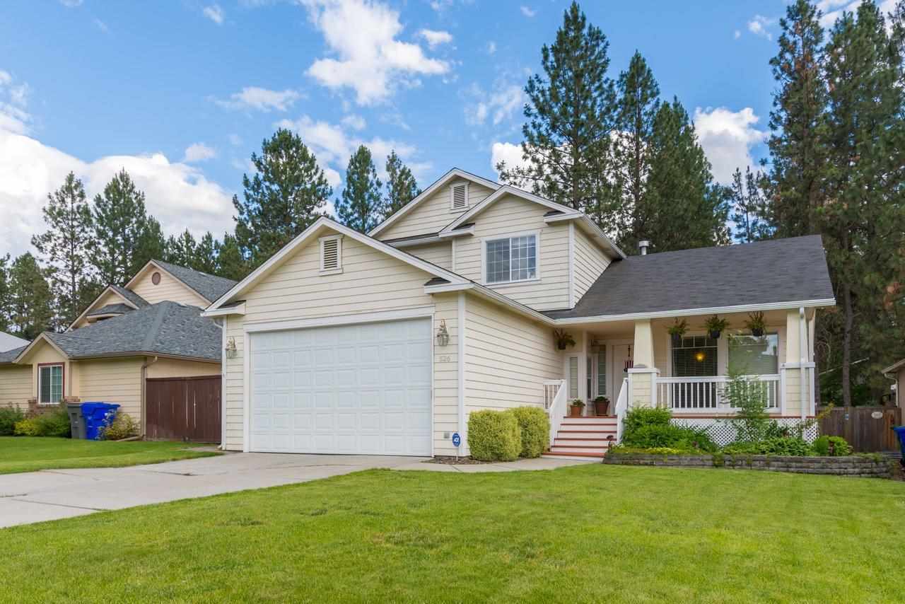 Property Photo: 526 E Blackhawk Dr WA 99208