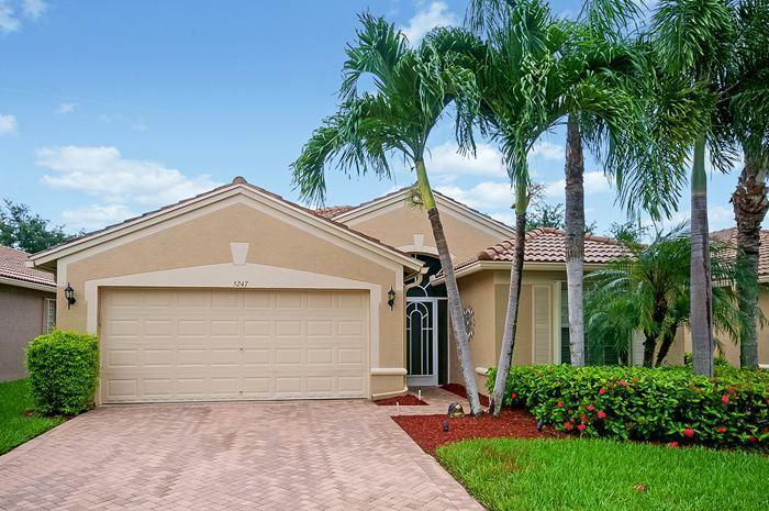 Property Photo:  5247 Espana Avenue  FL 33437 