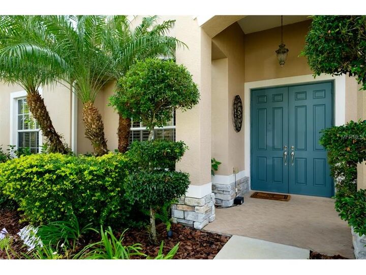Property Photo:  319 Blackbird Court  FL 34212 