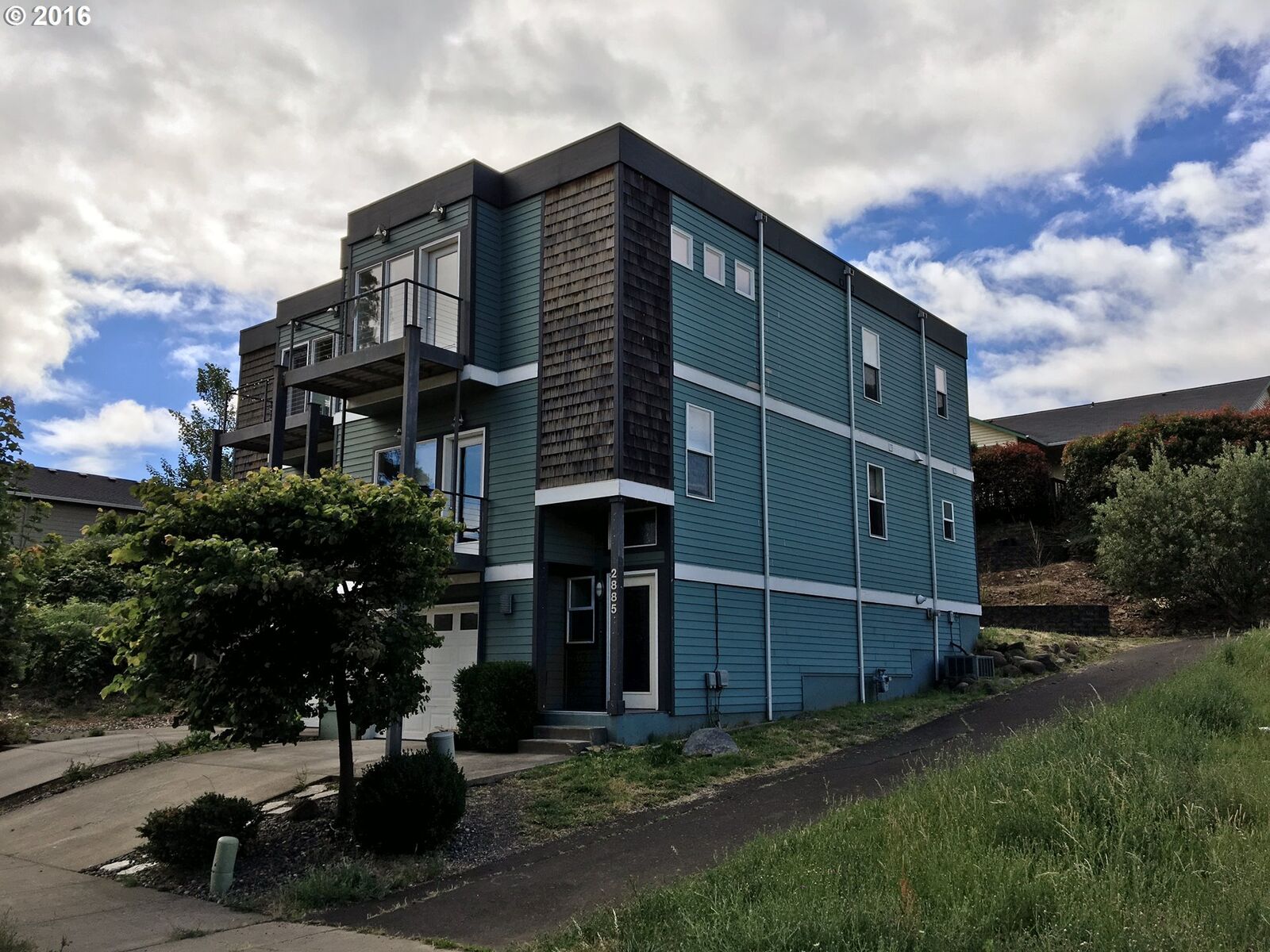 Property Photo: 2885 Sherman Ave OR 97031