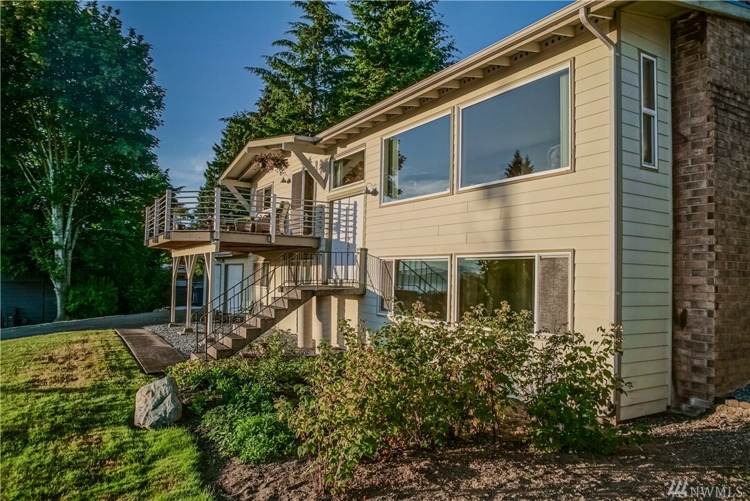 Property Photo: 29864 11th Ave SW WA 98023
