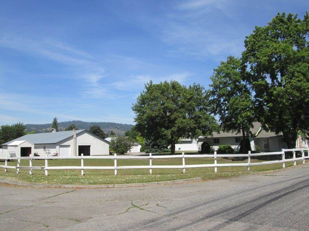 Property Photo:  5105 N Corrigan Rd  WA 99027 