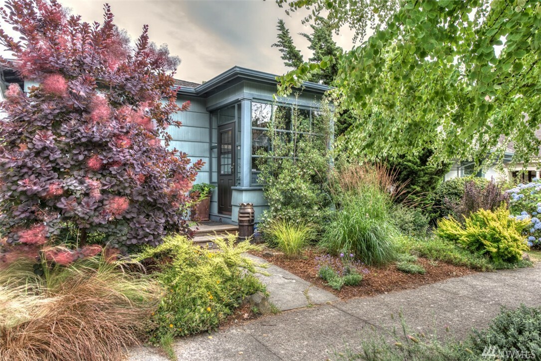 Property Photo:  4124 Evanston Ave N  WA 98103 