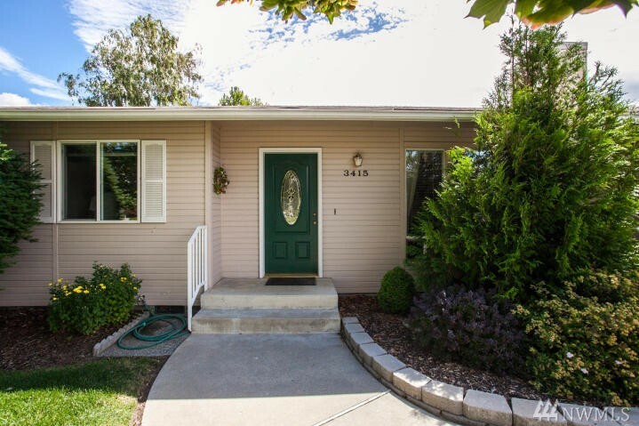 Property Photo:  3415 NW Alfred Place  WA 98802 