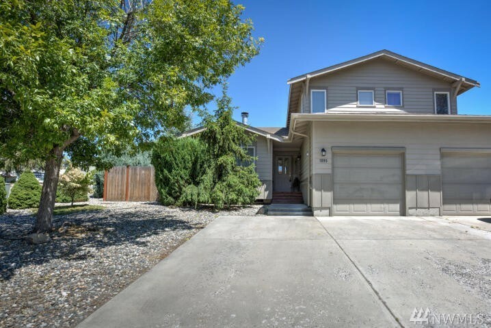 Property Photo:  1095 Corum Cir  WA 98802 