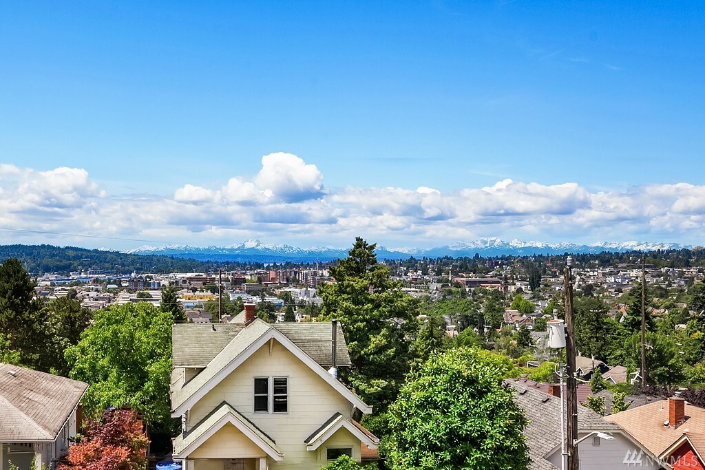 Property Photo: 5044 Baker Ave NW WA 98107