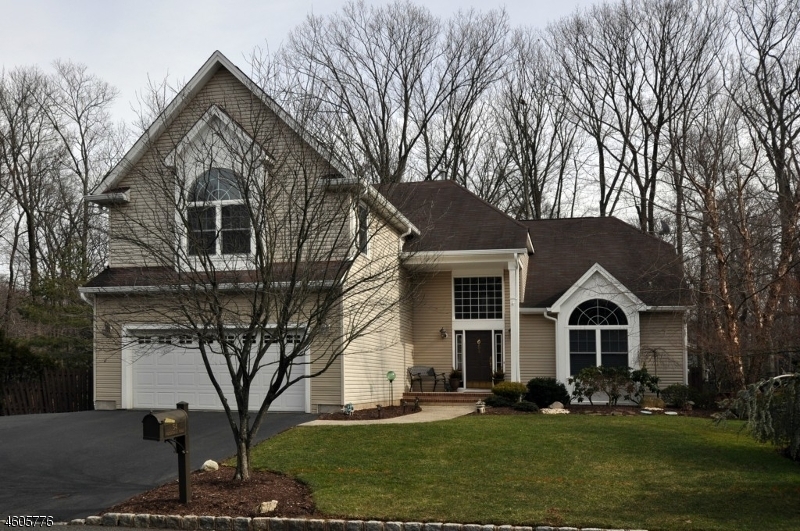 Property Photo:  54 Clydesdale Rd  NJ 07076 