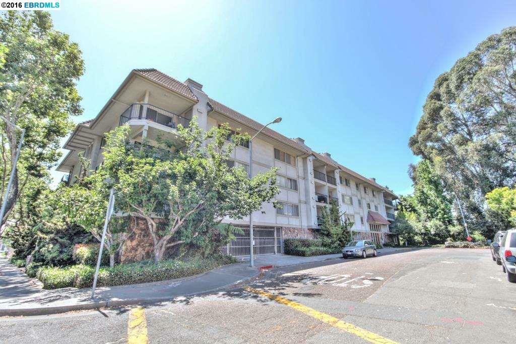 Property Photo:  400 Davis St 305  CA 94577 