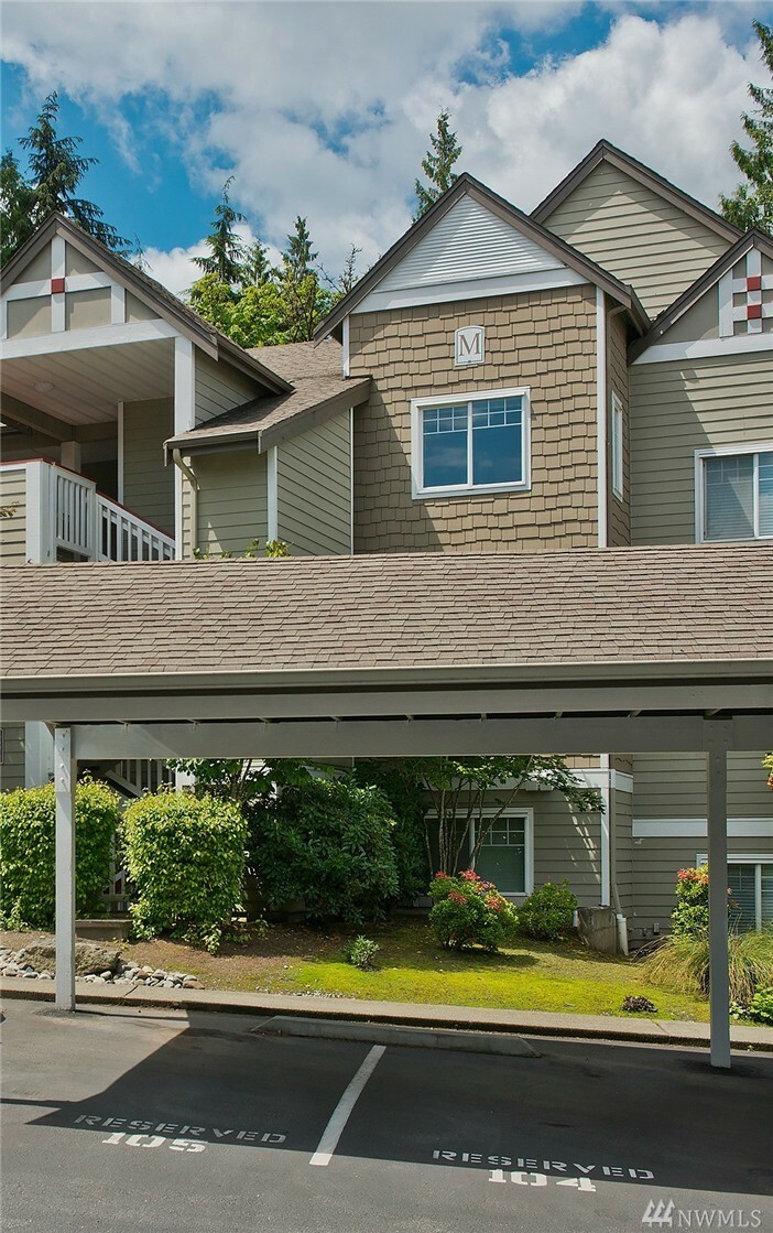 Property Photo:  18501 SE Newport Way M352  WA 98027 