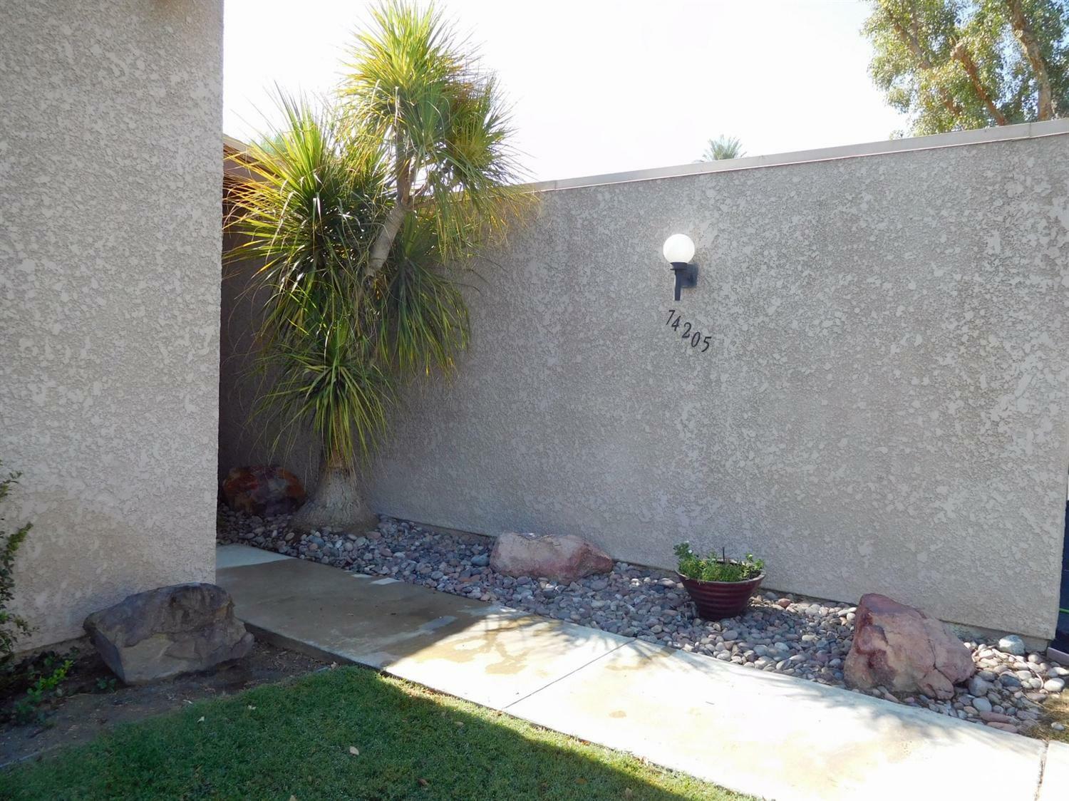 Property Photo: 74205 Catalina Way CA 92260