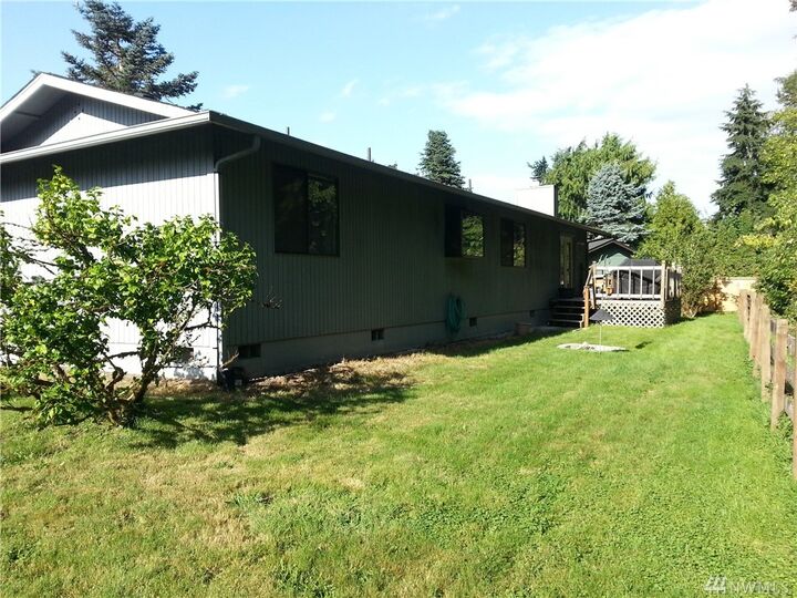 Property Photo:  2913 11th St SE  WA 98374 