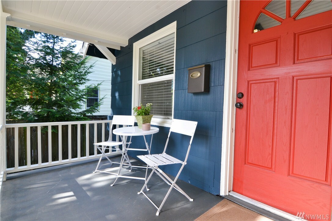 Property Photo: 8823 Ashworth Ave N WA 98103