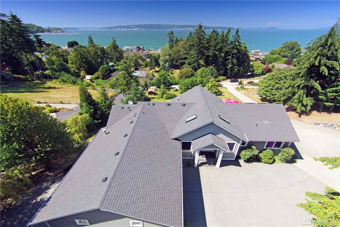 Property Photo: 96 Stillaguamish Ave WA 98282