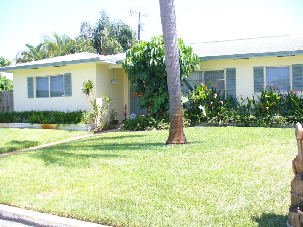 Property Photo:  183 E 29th Court  FL 33404 