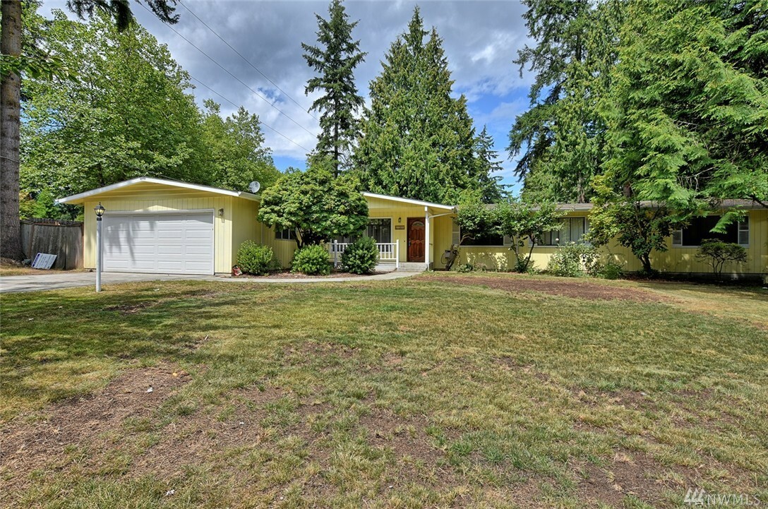 Property Photo:  8804 SE 61st St  WA 98040 