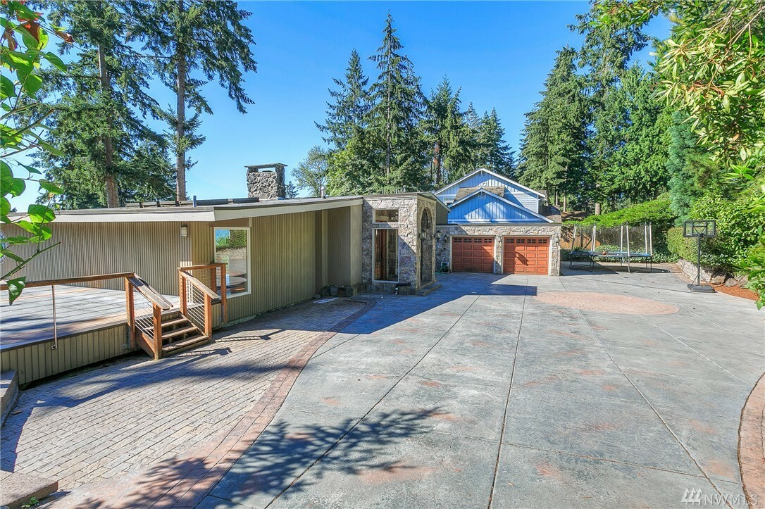 Property Photo:  621 W Lake Sammamish Pkwy NE  WA 98008 