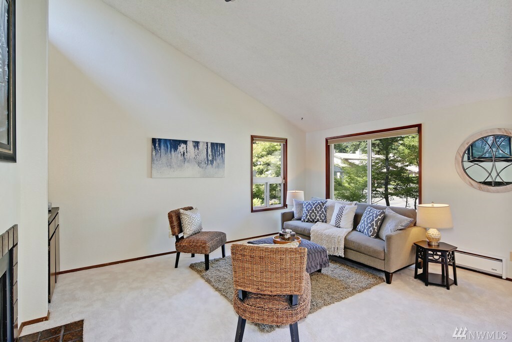 Property Photo:  14635 NE 35th St 18  WA 98007 