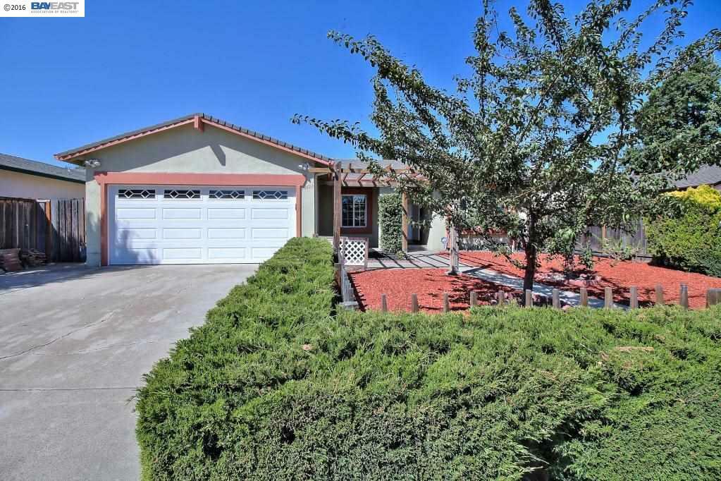 Property Photo:  34722 Iris Way  CA 94587 