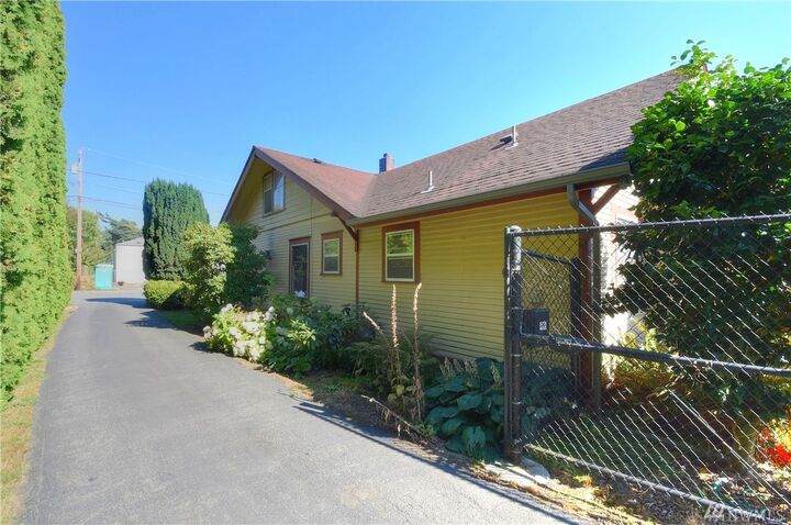 Property Photo: 712 Trail Rd WA 98284