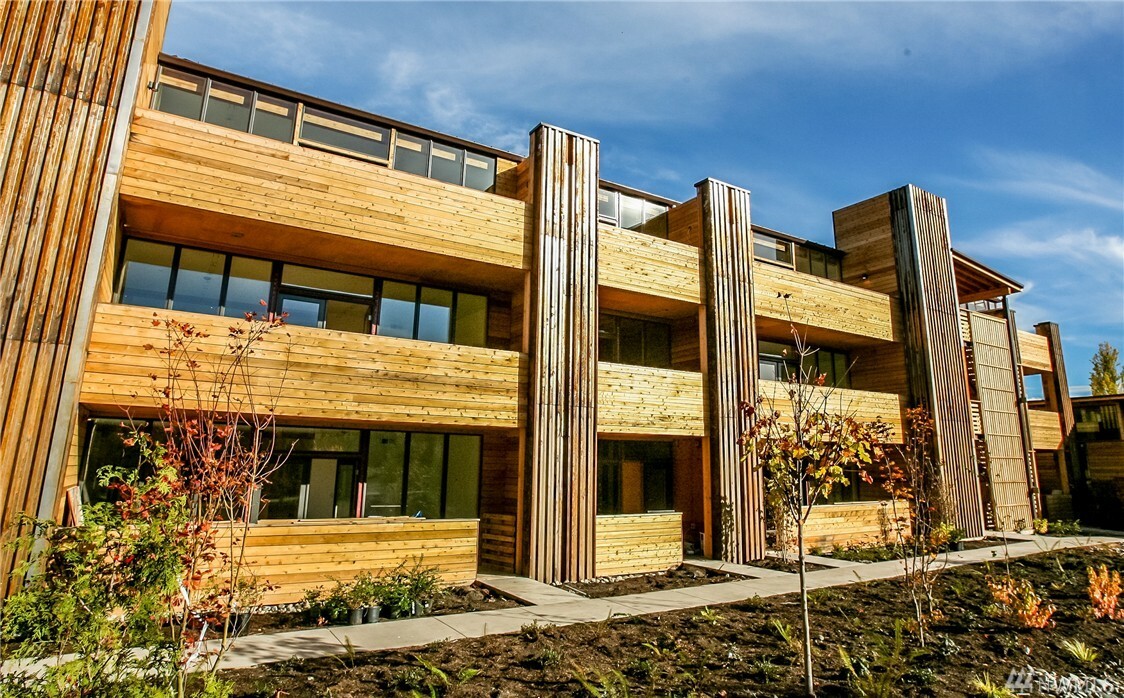 Property Photo:  465 Ambrose Lane NW D305  WA 98110 