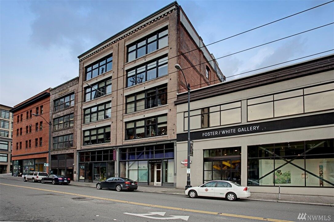 Property Photo:  210 3rd Ave S 4D  WA 98104 