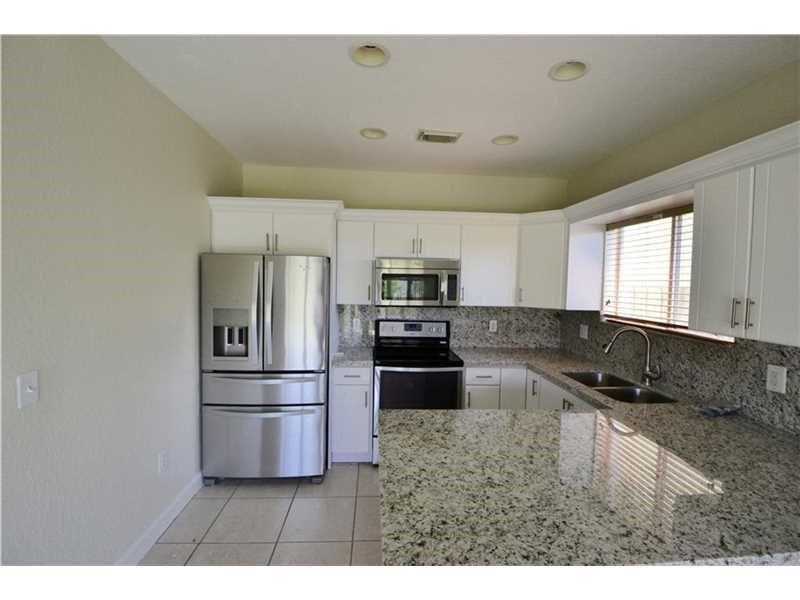 Property Photo:  3531 NE 4th St  FL 33033 