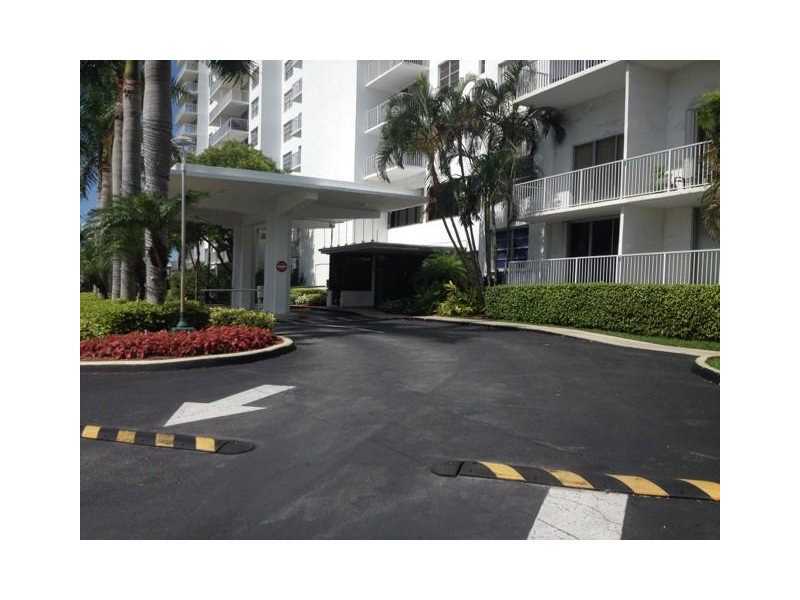 Property Photo: 2851 NE 183rd St 205E FL 33160