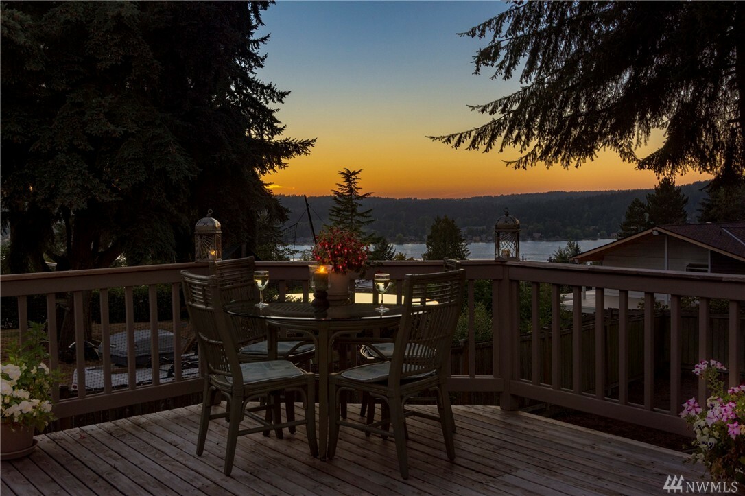 Property Photo:  6160 NE 154th St  WA 98028 