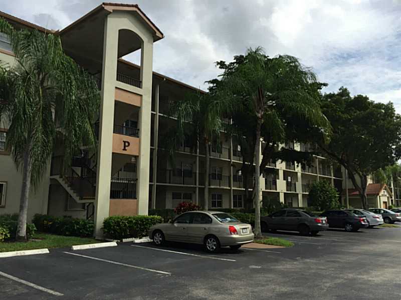 Property Photo: 1501 SW 131 Wy 102P FL 33027