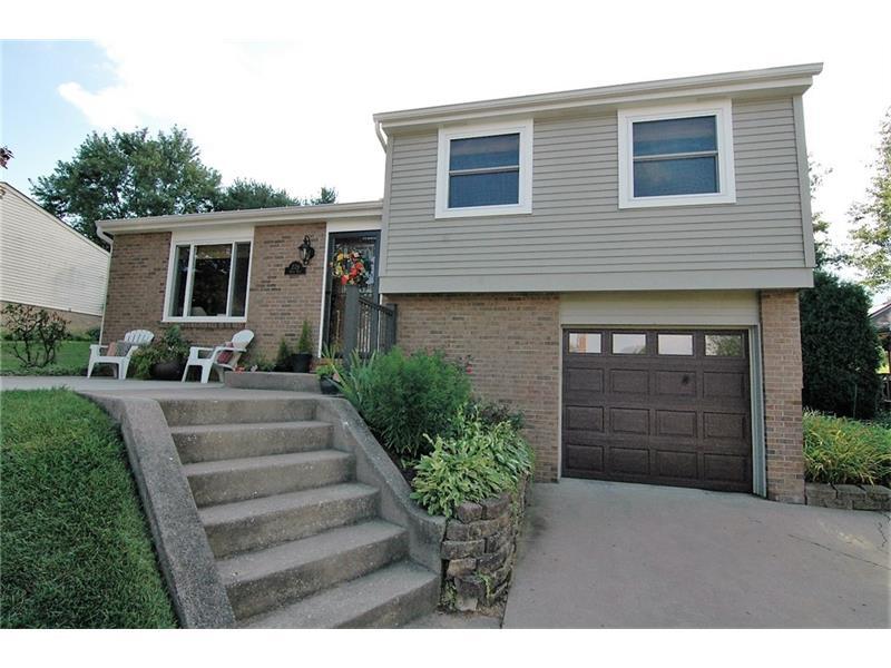 Property Photo:  226 Briar Path  PA 15126 
