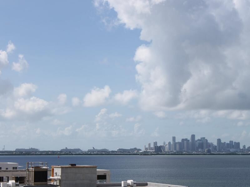 Property Photo: 7601 E Treasure Dr 1521 FL 33141