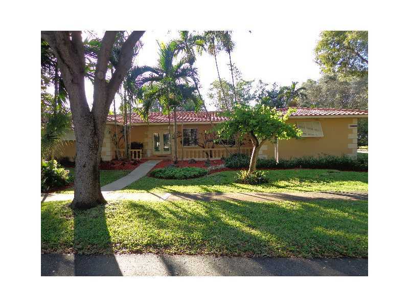 Property Photo: 16260 W Troon Cr FL 33014