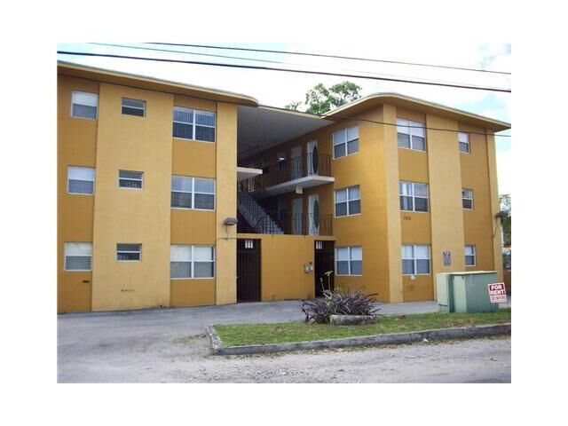 Property Photo:  2610 NW 16th Street Rd 7  FL 33125 