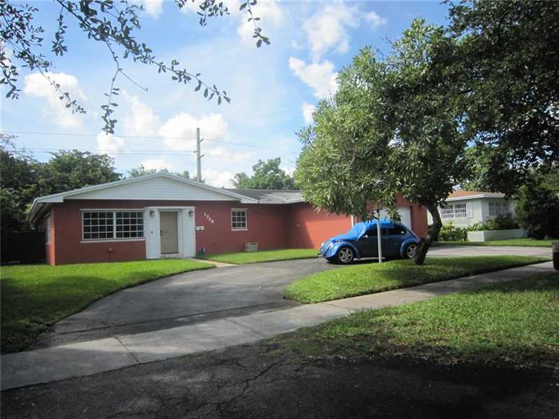 Property Photo: 1720 NE 157 Te FL 33162