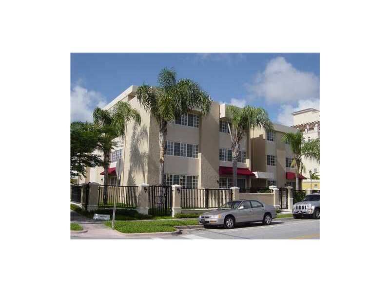 Property Photo: 300 Madeira Av 202 FL 33134