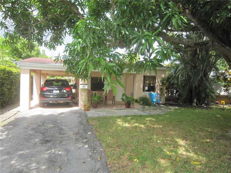 Property Photo: 1563 NE 172 St FL 33162