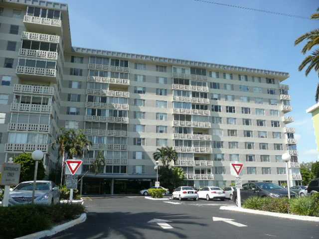Property Photo:  4350 Hillcrest Dr 218  FL 33021 