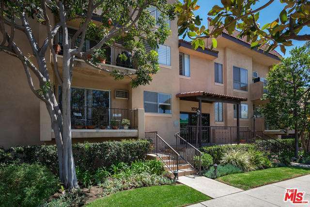 Property Photo: 1730 Camden Ave 206 CA 90025