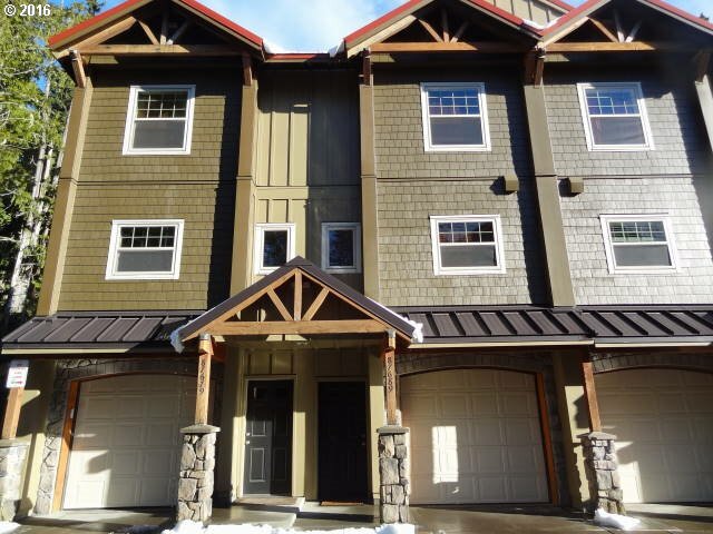 Property Photo: 87689 E Creek Ridge Rd 108 OR 97028