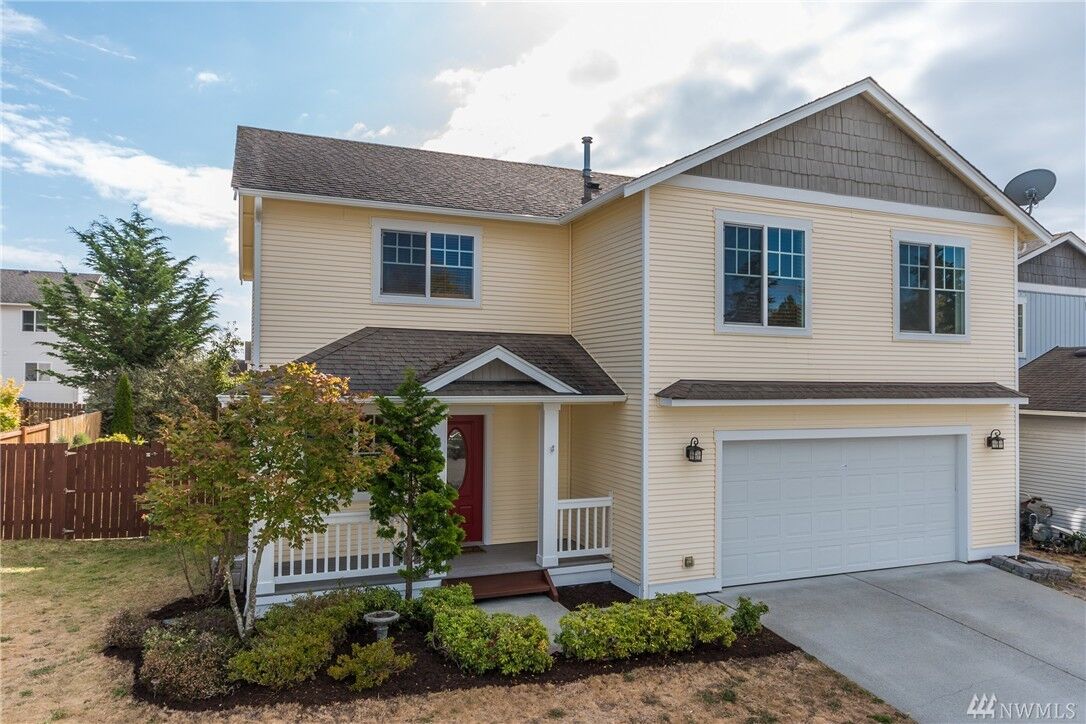 Property Photo:  64 SW Festival Ct SW  WA 98277 