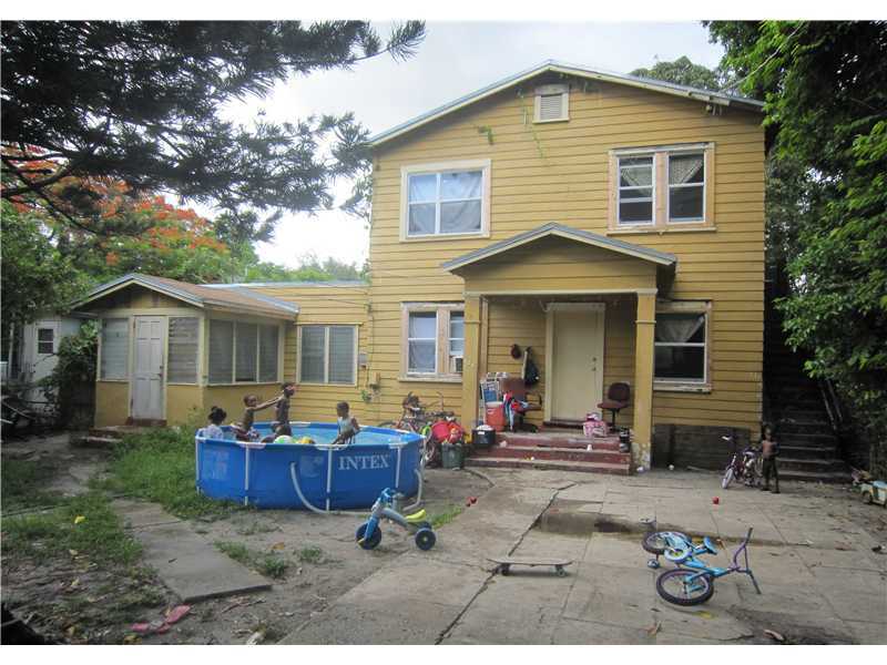 Property Photo: 135 NW 32 St FL 33127
