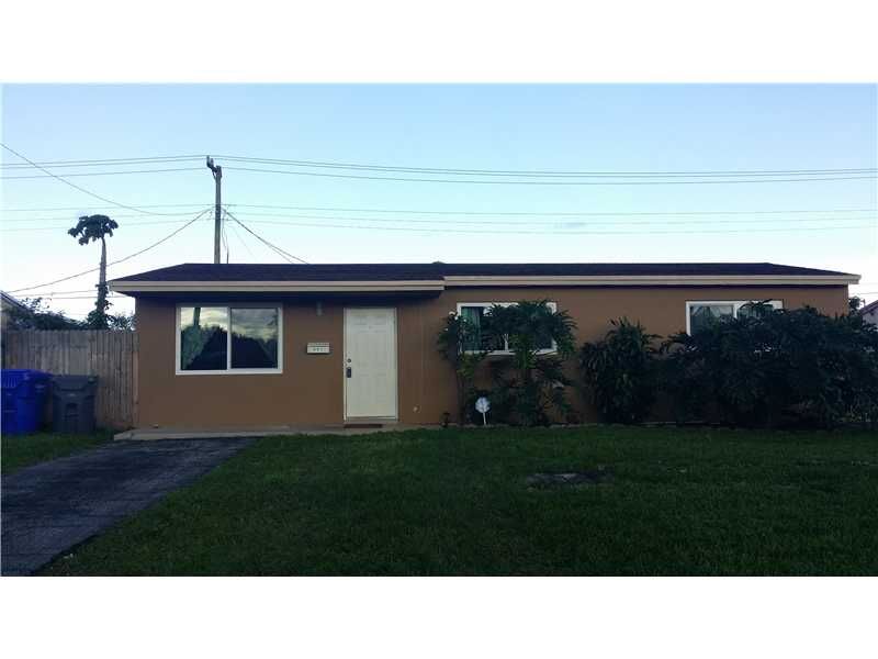 Property Photo:  921 N 71st Te  FL 33024 