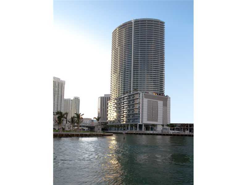 Property Photo:  200 Biscayne Blvd Wy 3706  FL 33131 