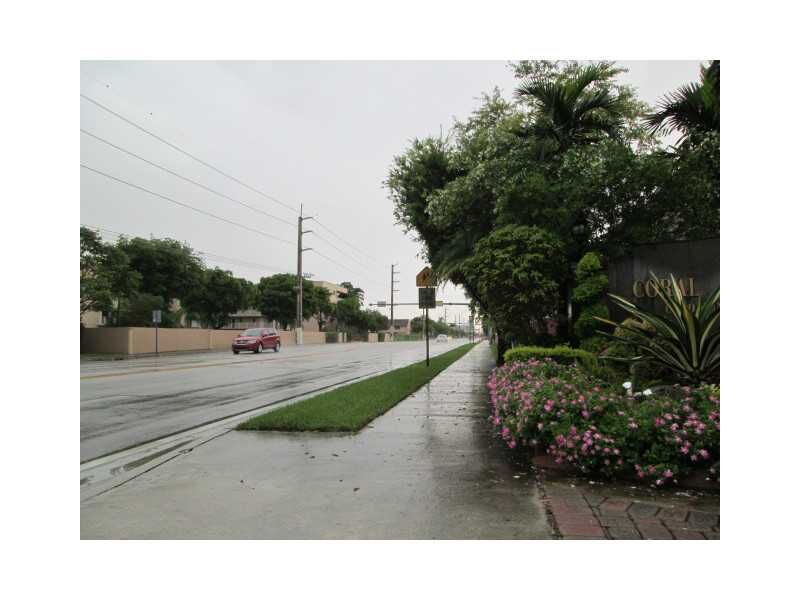 Property Photo:  665 NW 85 Pl 10-209  FL 33126 