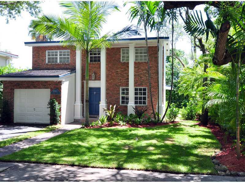 Property Photo: 6921 Portillo St FL 33146