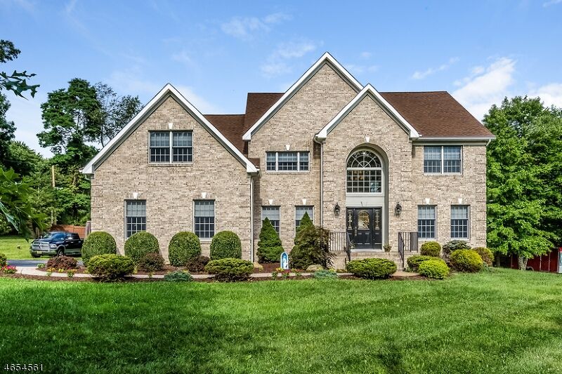 Property Photo: 318 Jeffry Ln NJ 08826