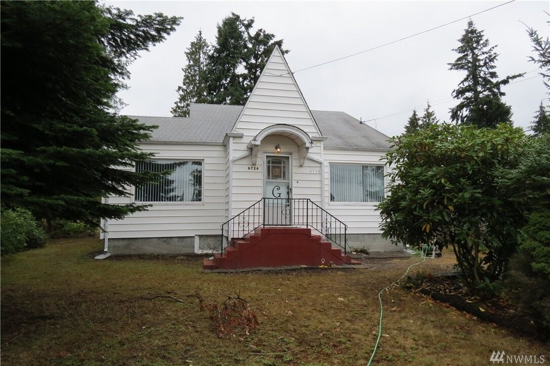 Property Photo: 6726 Highland Dr WA 98203