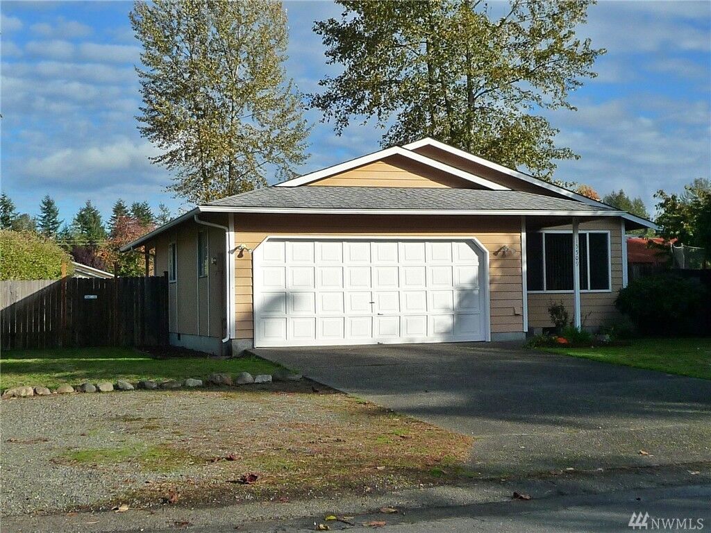 Property Photo:  15509 120th Avenue E  WA 98374 